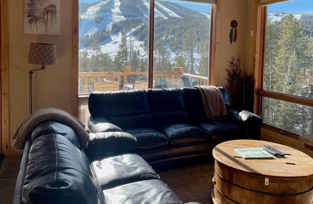 Epic Ski Resort Vistas: Snowy Peaks, Family-Friendly Serenity & Private Relaxation