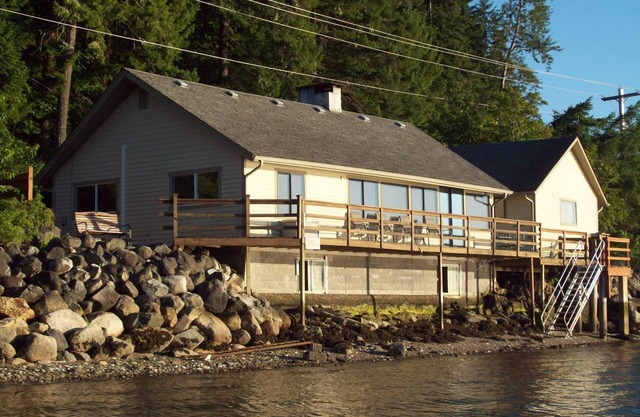 Epic Views! Waterfront near Alderbrook. Union City Beach House at Hood Canal