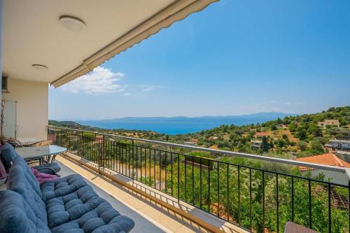 Eretria Seaview Retreat with Balcony & Style