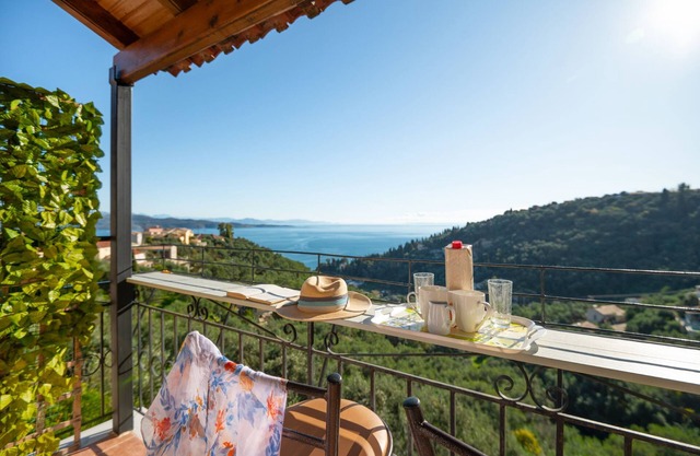 Eros Sea View: Brand new! Comfortable apartment, above Agni