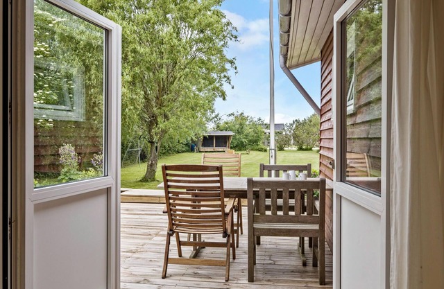 Escape city life and relax in this charming holiday home with a family-friendly garden.