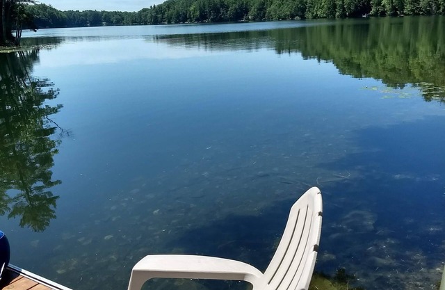 Escape to Quiet Fern Lake, 15 Minutes from Middlebury