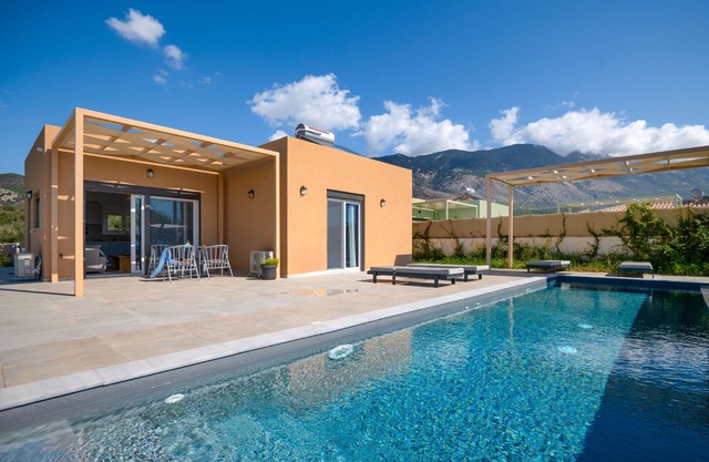 Escape to Villa Ioanna Mentoros - a private pool, stunning views