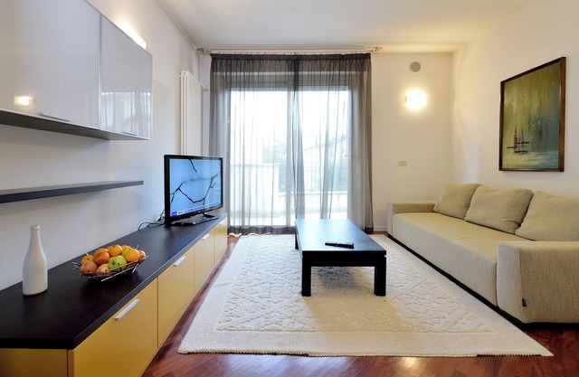 Esedra - Two Bedroom Apartment, Sleeps 3
