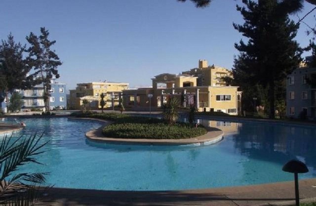 Espacioso departamento con piscina