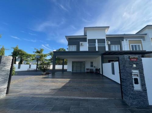 Essential Homestay in Tawau - Bandar Sri Indah