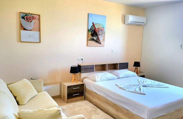 Estia - Luxury ground floor apartment on the beach