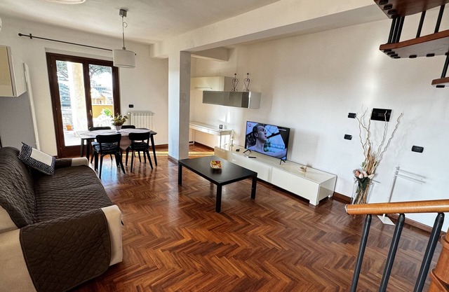 Evaguesthouse just minutes from Rome