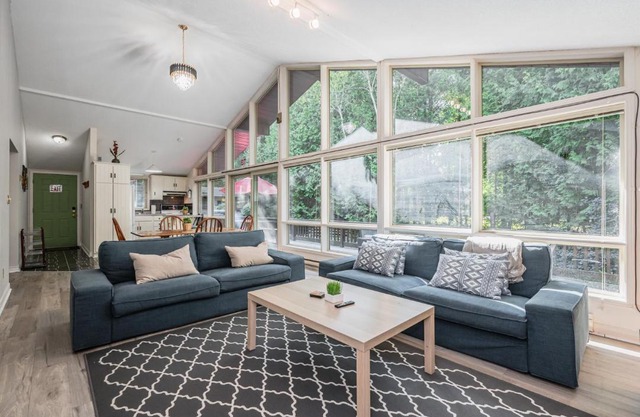 Evergreen Escape - Tobermory Chalet & Sauna