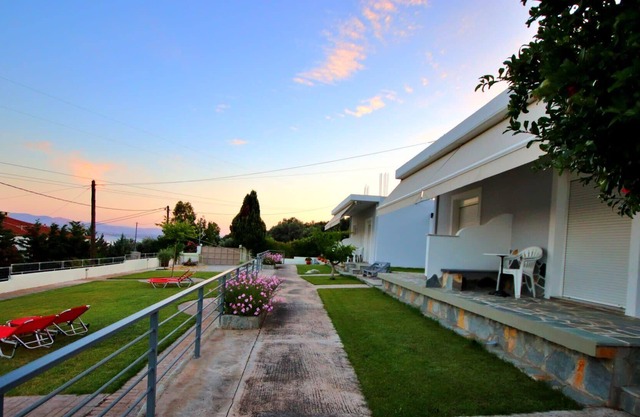 Evia Gardeny Getaway - Eretria Sunny Retreat