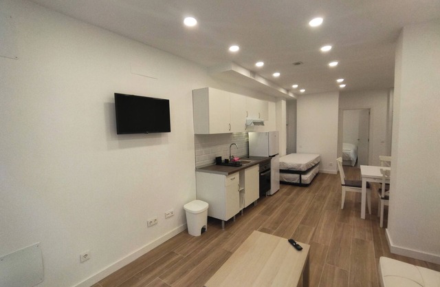 Excellent Location, 200 meters from El Carmen Metro, next to Las Ventas market