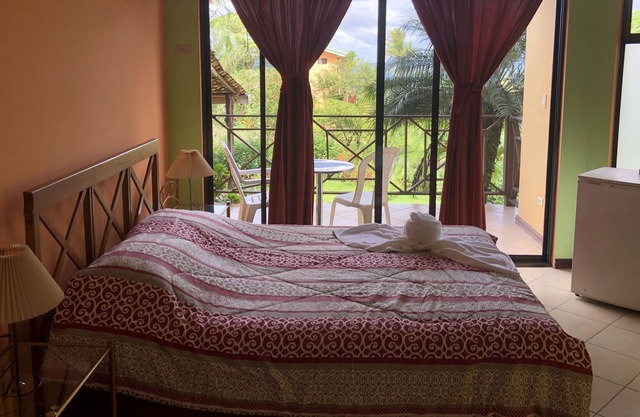 Excellent Room with perfects views of the Lake and Volcano from the Lodge