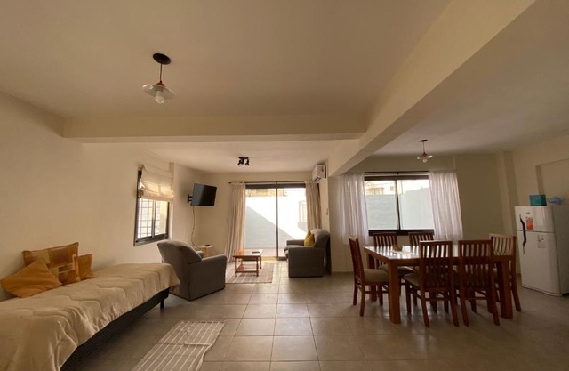 Excepcional apartamento, con patio cochera y parrilla en el centro