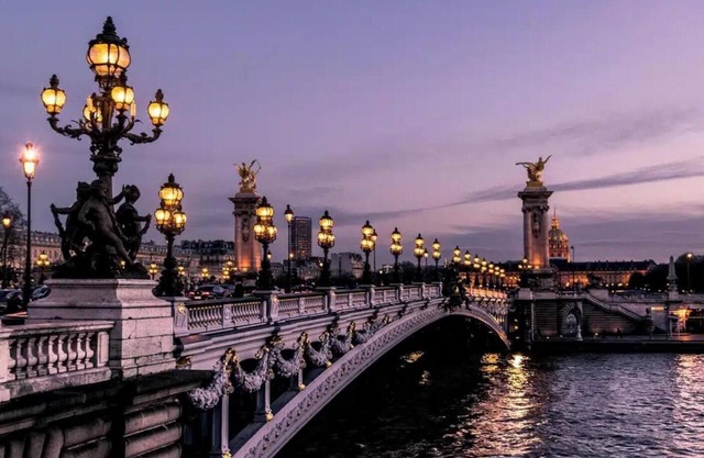 Exceptional 1br on Île Saint-Louis with Beautiful Seine Views