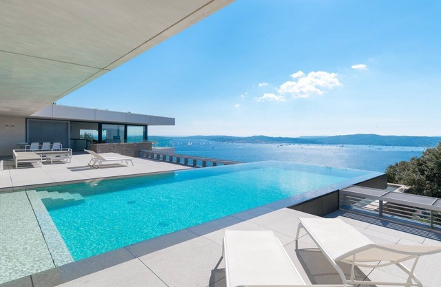 Exceptional architect-designed villa with sea view and St Tropez