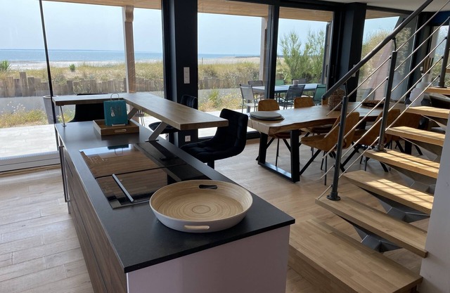 Exceptional waterfront villa