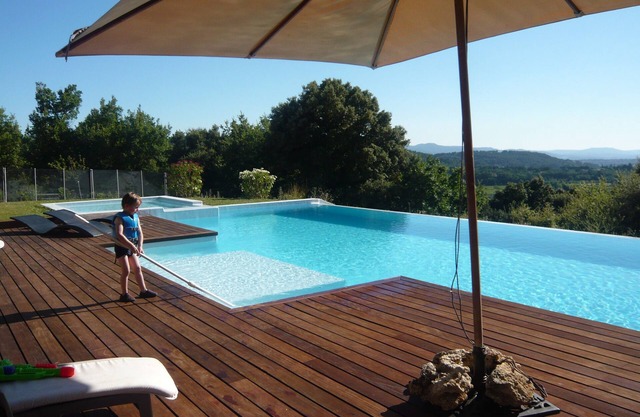 Exceptional view over Lourmarin, the Luberon and the Alpilles mountains