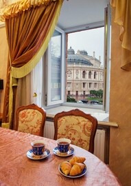 Exclusive 3 room VIP apartment next to Opera Building in the heart of Odessa