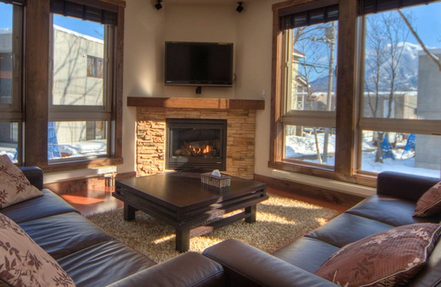 Exclusive 4 Bedroom Chalet in Hirafu, Niseko Chalet 1009