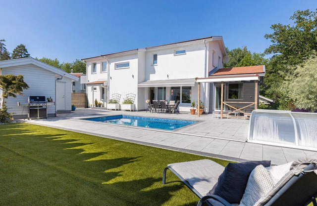 Exclusive accommodation with pool & fireplace
