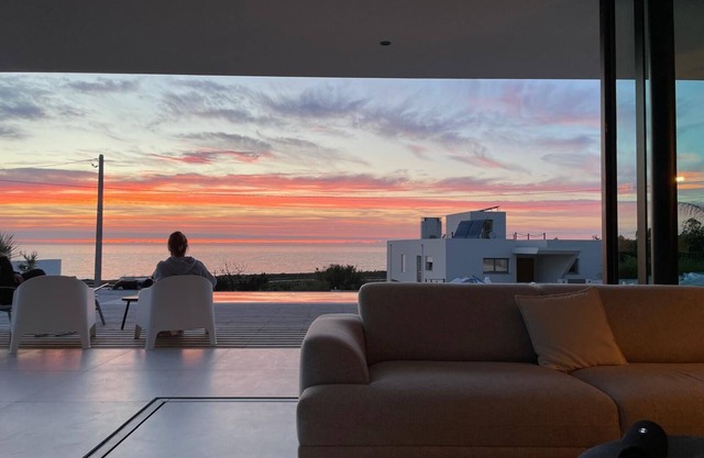 Exclusive Beach House with full sea view, Luxury and Comfort by the Sea