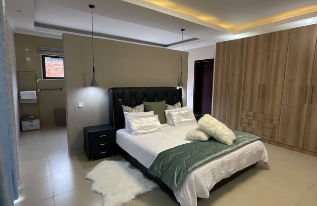Exclusive Farm Getaway w/sauna, fire pit and massage chair
