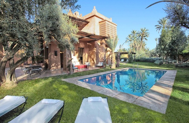 Exclusive LANKAH villa with private pool (3-4 bedrooms, sleeps 6-8)