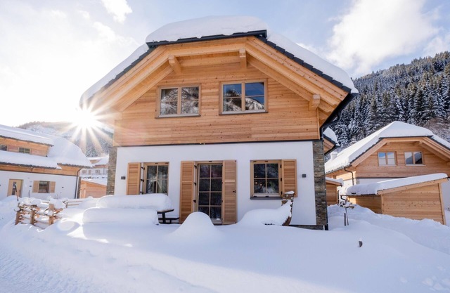 Exclusive lodge with fireplace and wellness