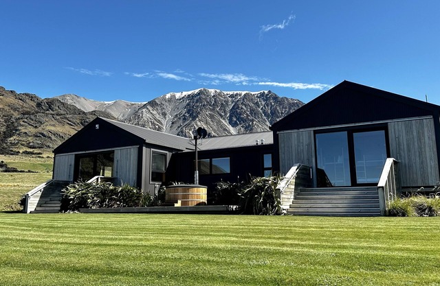 Exclusive NZ high-country lodge hosting groups of up to 24.