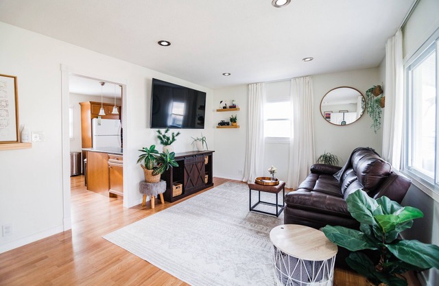 Exclusive Spread | 3 Miles to Downtown | Sleeps 5