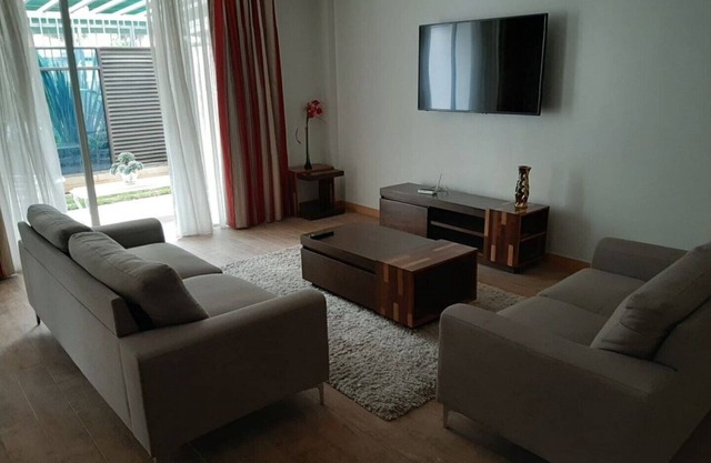 Executive D2W suites and residences 4
