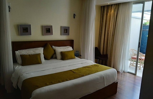 Executive D2W suites and residences 5