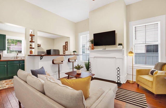 Executive Rental by the Park | Heated Pool Access