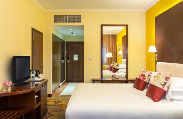 Executive Suite Near Viva Supermarket By Luxury Bookings