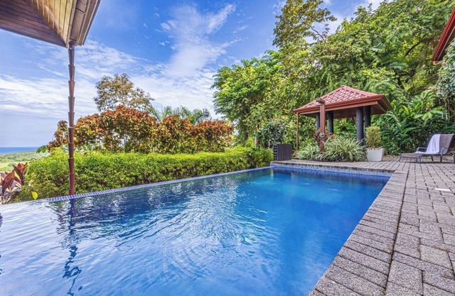 Exotica-All Suite House & Killer Views. On-site Staff-Gated Community-Paved Road