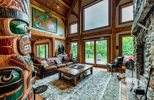 Expansive 6bed 5bath Chalet in The Blue Mountains! Hot Tub!