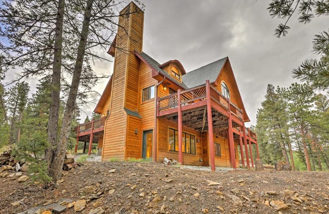 Expansive Hartsel Home with Mtn Views Near Hiking