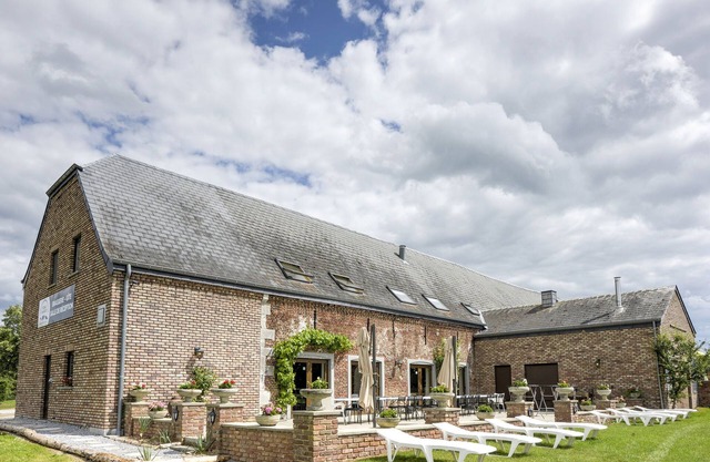 Expansive Holiday Home in Houyet with Garden