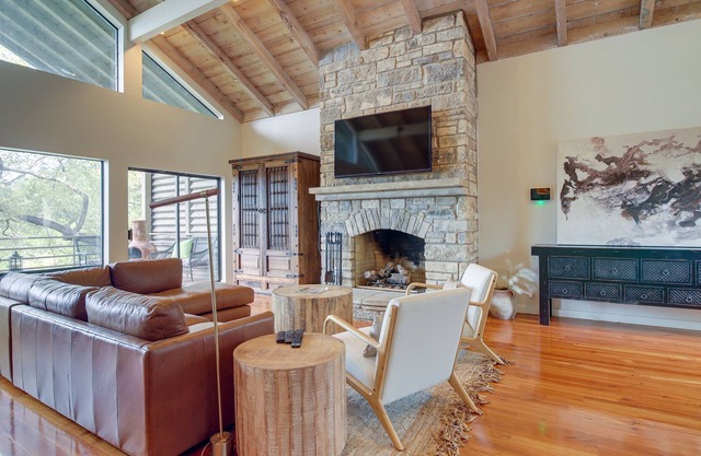 Expansive Lake Travis Vacation Rental with 3 Decks