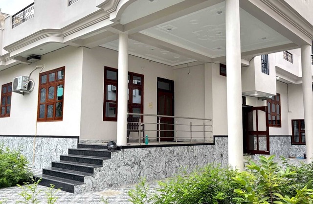 Experience Authentic Varanasi: A Serene Luxurious Homestay: Close to City Centre