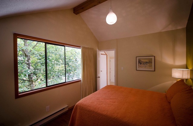 Experience beautiful Goldstream Park from within.