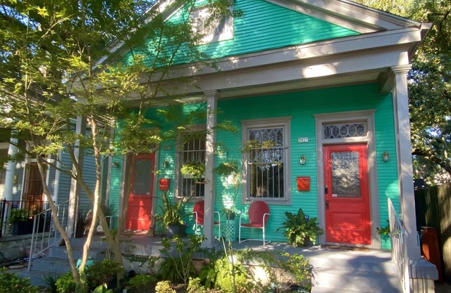 Experience Charm & Beauty of Authenitc New Orleans 1 Br. Home with Patio Garden