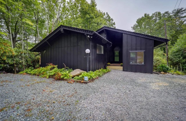 Experience mountain bliss, just a quick 22-min drive from Sugar Mountain