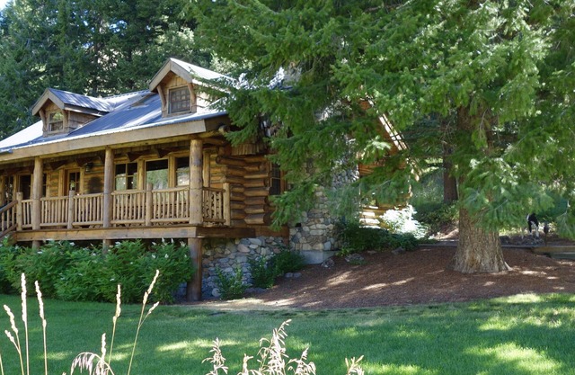 Experience the tranquility and magic of Sun Valley at this Board Ranch log cabin