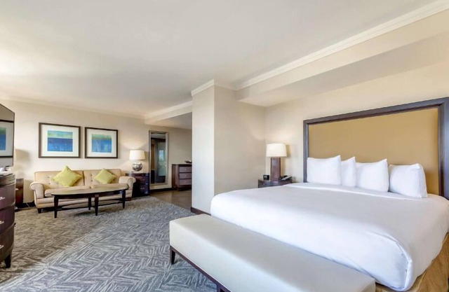 Explore and Relax! Pets Allowed, Outdoor Pool!