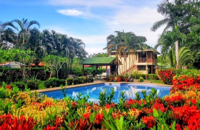 Explore Paradise-Linda Vista cottage