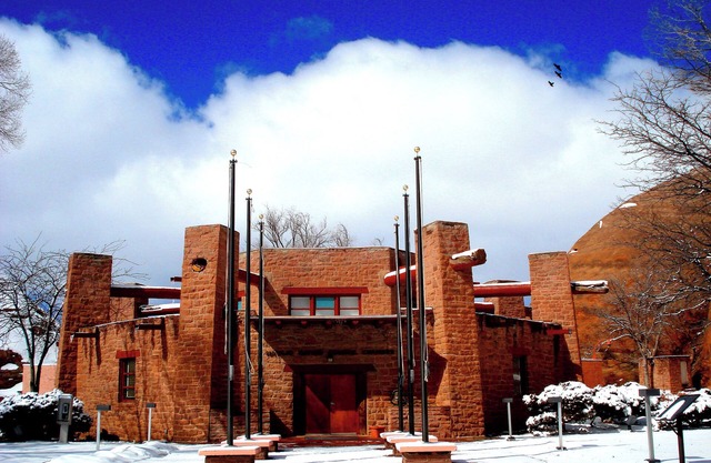 Explore Window Rock Tribal Park & Veterans Memorial! 2 Units! Pets Allowed, Pool