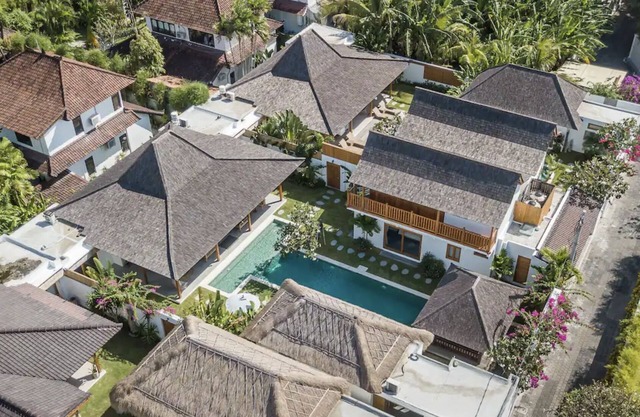 Exquise Tropical Dream Villa in Oberoi, Seminyak.