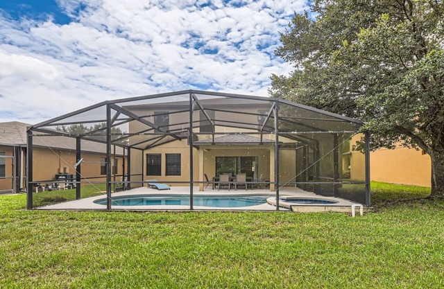 Exquisite 6 Bed Private Pool Villa With a Game Room in Cypress Pointe