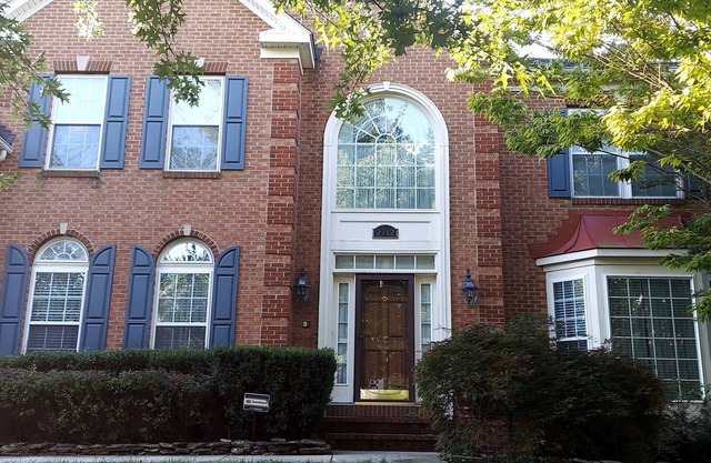 Exquisite & Cozy 1-bedroom apartment with WiFi, AC in lovely Upper Marlboro